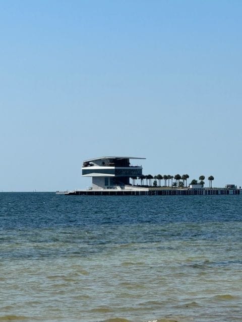 Primary Photo - 1100 N Shore Dr NE