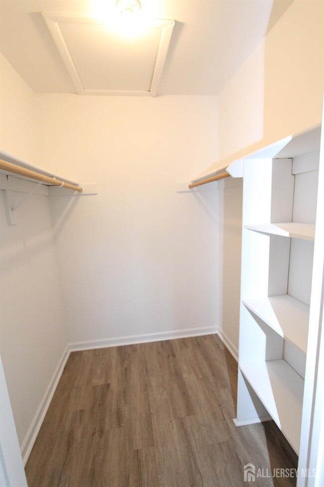 Building Photo - 1808 Aspen Dr