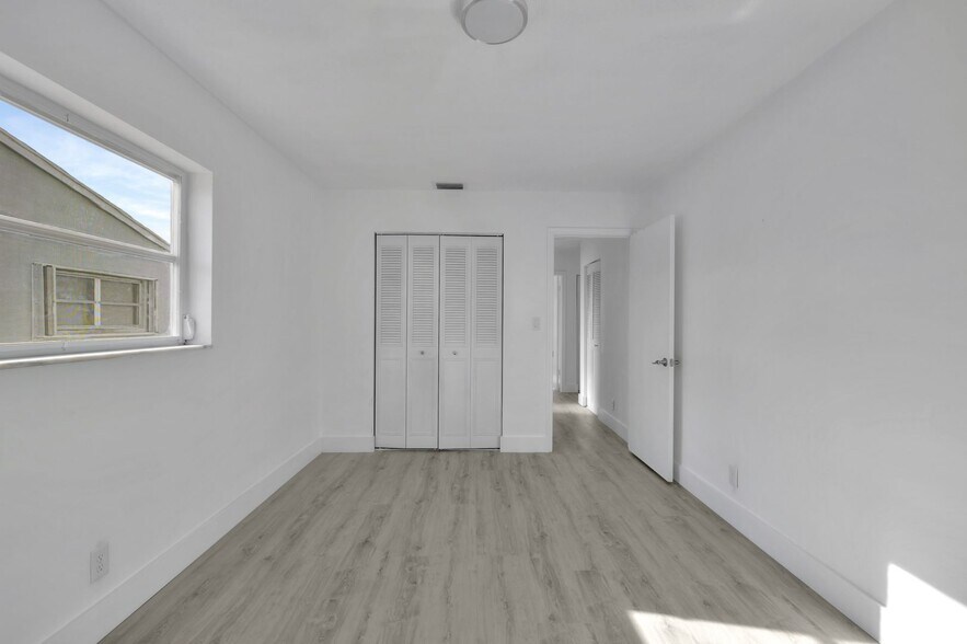 Building Photo - 4964 NW 48th Way