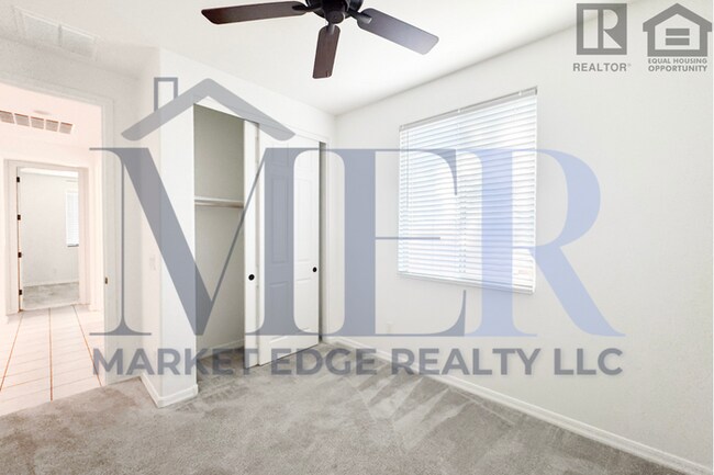 Building Photo - 3Bed/2Bath Home w/3 Car Gar in Casa Grande...