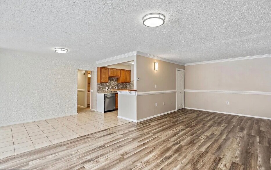 Building Photo - 1826 Metzerott Rd