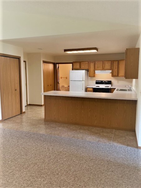 Building Photo - 851 E Prairie Ln