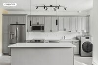 Building Photo - 880 W 181st St