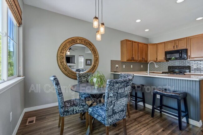 Building Photo - 2333 Windrow Dr