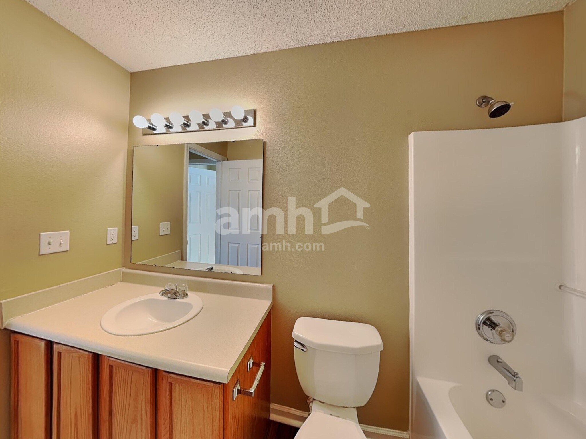 Building Photo - 1438 Dowell St