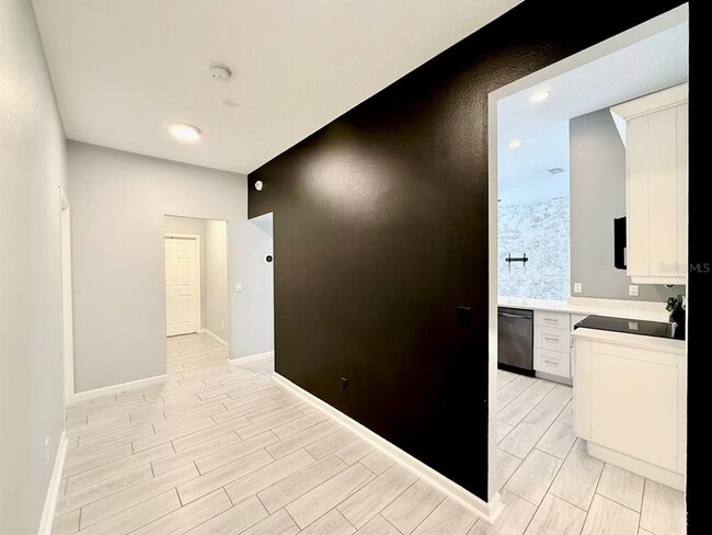 Building Photo - 4301 River Close Blvd