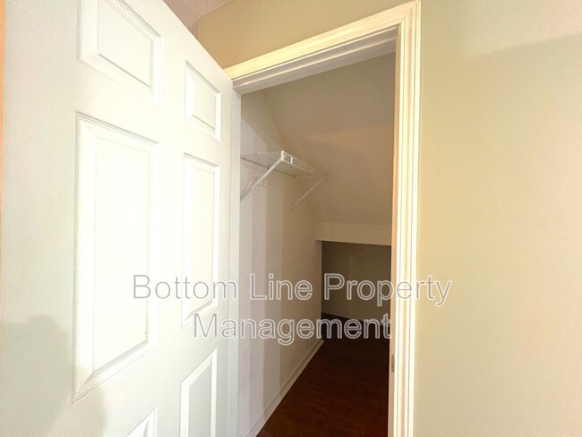 Building Photo - 13656 Meade Glen Ct