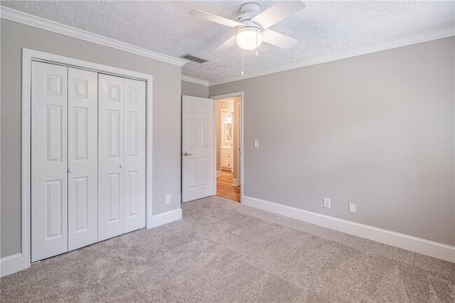 Building Photo - 1022 Knotts Pointe Dr