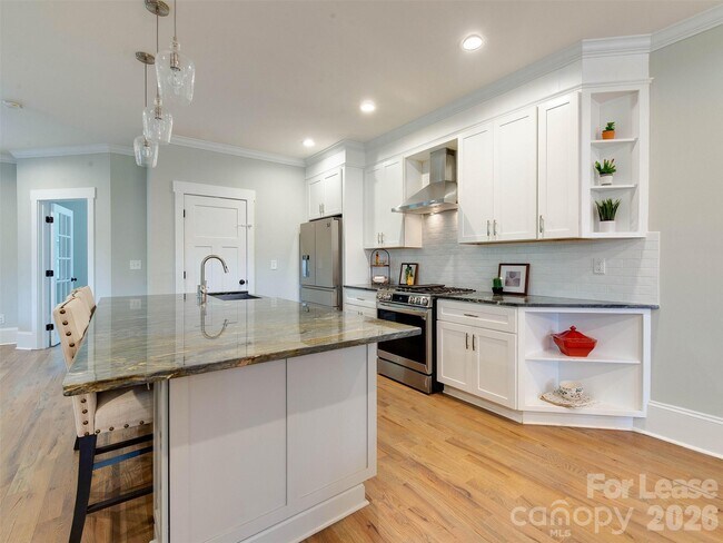 Building Photo - 326 State St