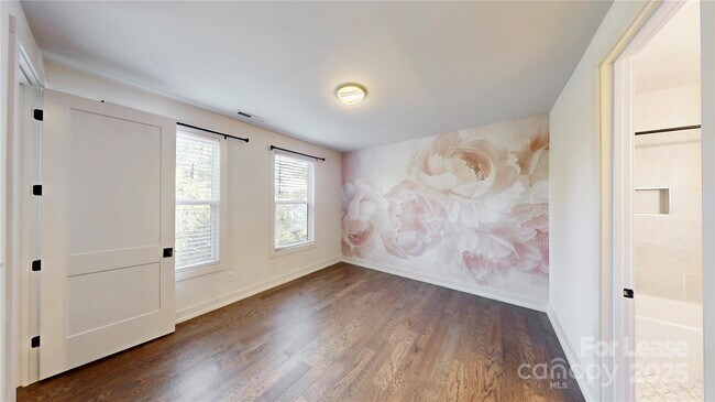 Building Photo - 4019 Plaza Row Ct