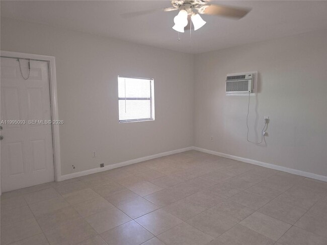 Building Photo - 1723 Thomas St