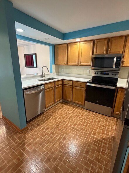 Building Photo - 142 Northwood Dr