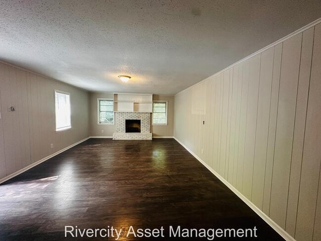 Building Photo - Frayser Beauty!!!!! Section 8 Friendly!!!!!