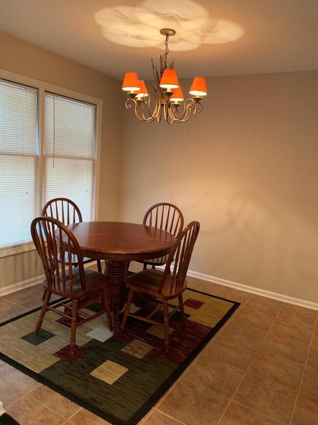 Building Photo - 3499 Lakeside Ct