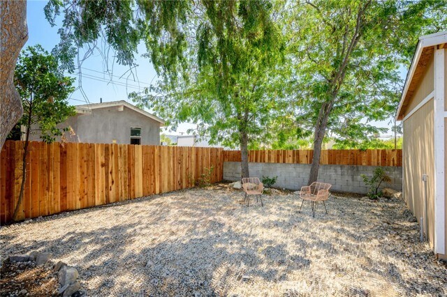 Building Photo - 10607 Whitegate Ave
