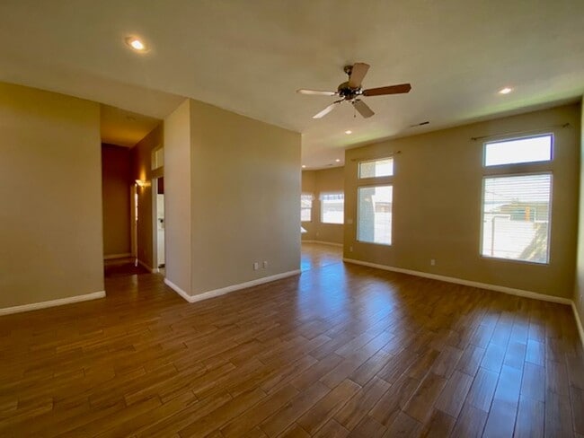 Building Photo - 394 N 2720 E