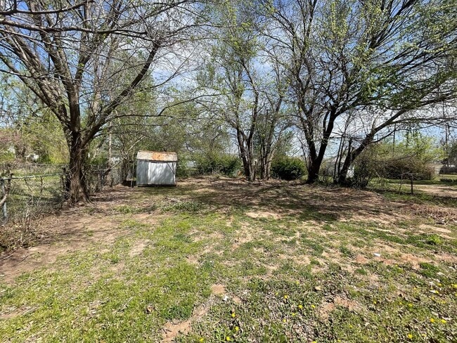 Building Photo - Del City Three Bedroom - Complete Remodel!