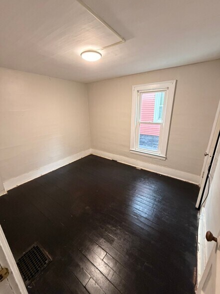 Building Photo - 410 Chemung St