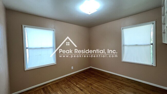 Building Photo - 3 br, 1 bath House - 2373 Anita Ave