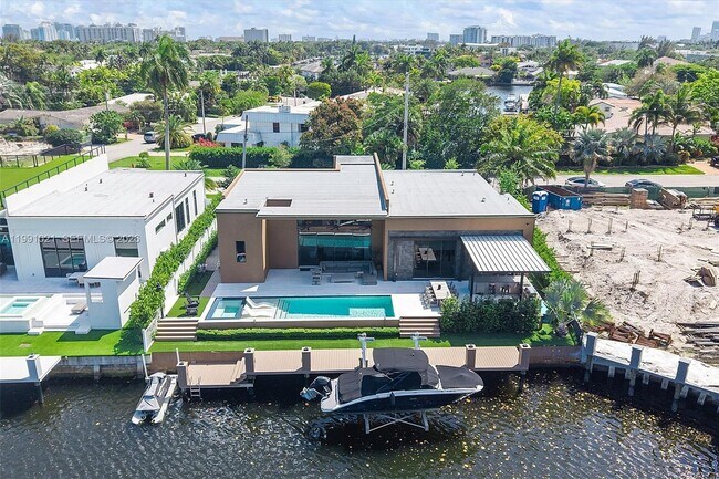 Building Photo - 2215 NE 19th St