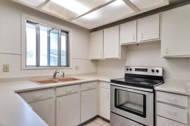 Building Photo - 3911 S 4485 W