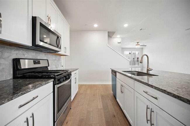 Building Photo - 2500 Forest Creek Dr