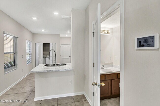 Building Photo - 7625 Legacy Trl