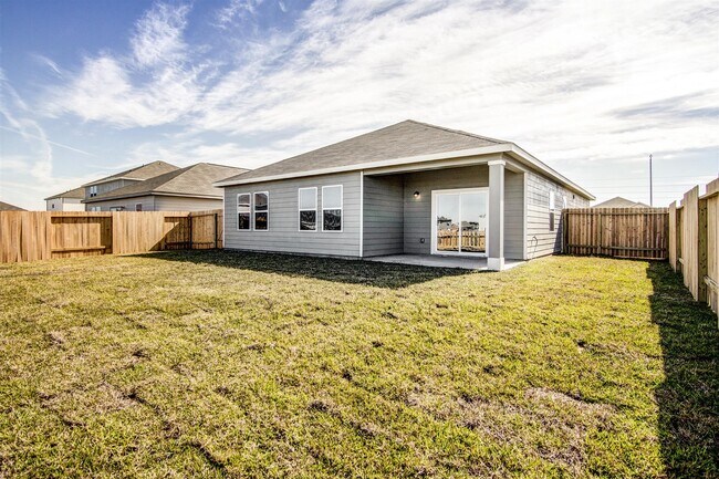 Building Photo - 5002 Highland Spgs Dr