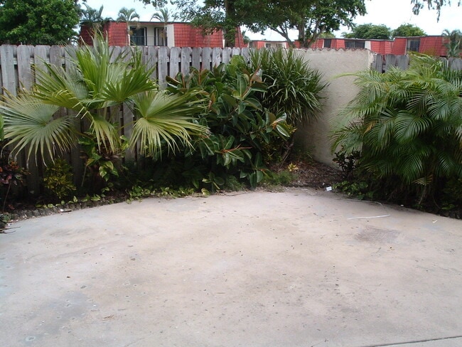 Building Photo - SOMERSET