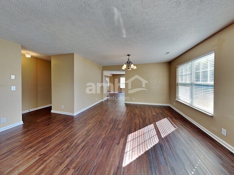 Building Photo - 3128 Hidden Creek Dr