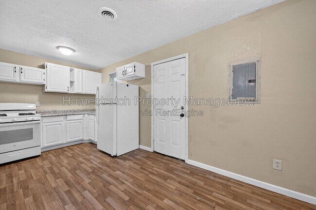 Building Photo - 6 Amelia Dr