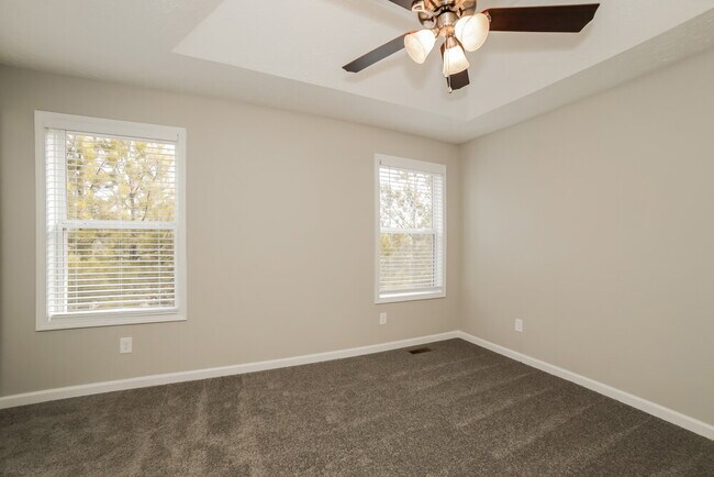 Building Photo - 104 Rockefeller Ln