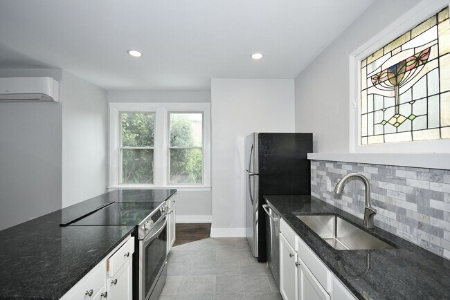 Building Photo - 7700 Francis