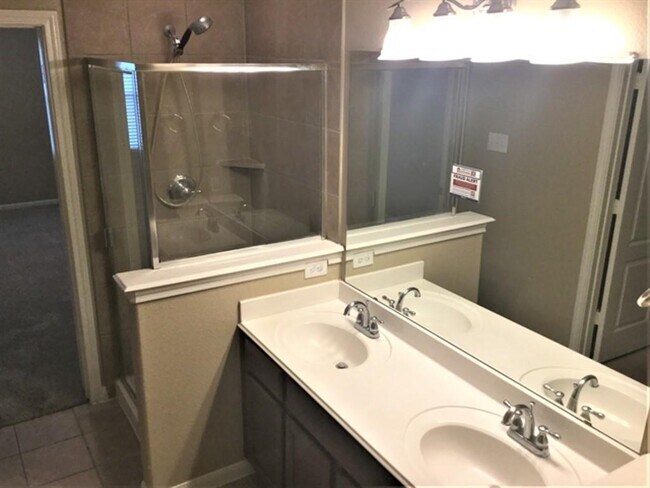 Building Photo - 2819 Lockeridge Bend Dr