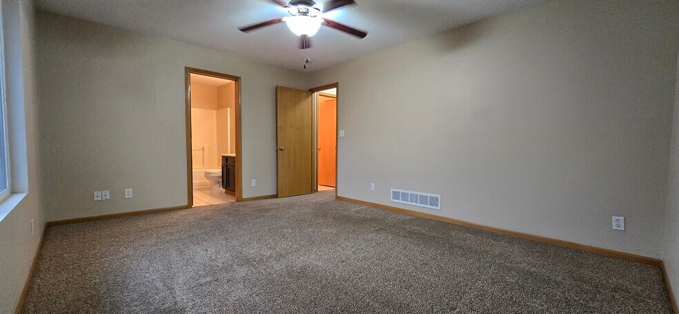 Building Photo - 1564 Nine Iron Dr