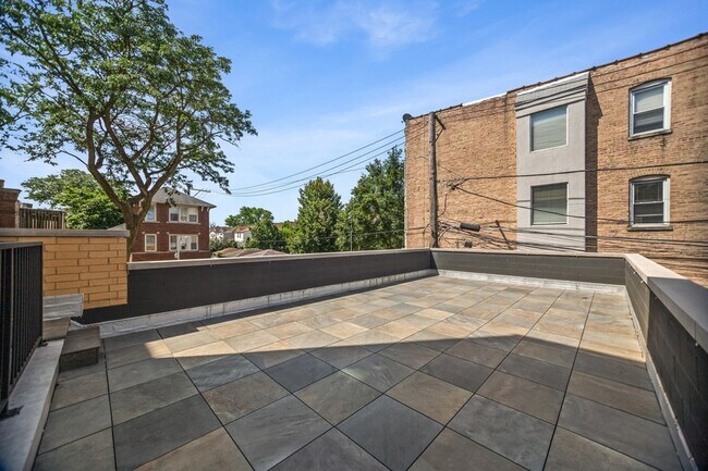 Building Photo - 6556 S Minerva Ave