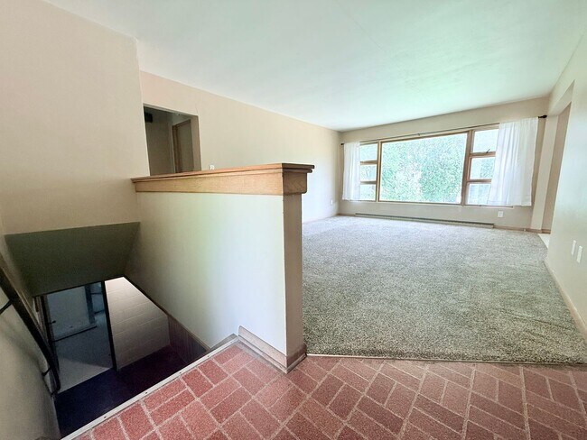 Primary Photo - 4-Bed House in Cedar Falls