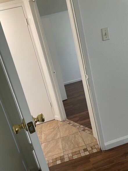 Building Photo - 26 Nedra Ct