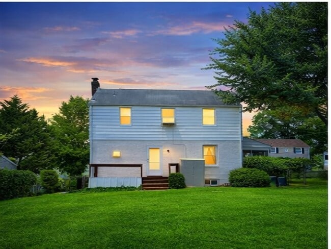 Building Photo - 2817 63rd Pl