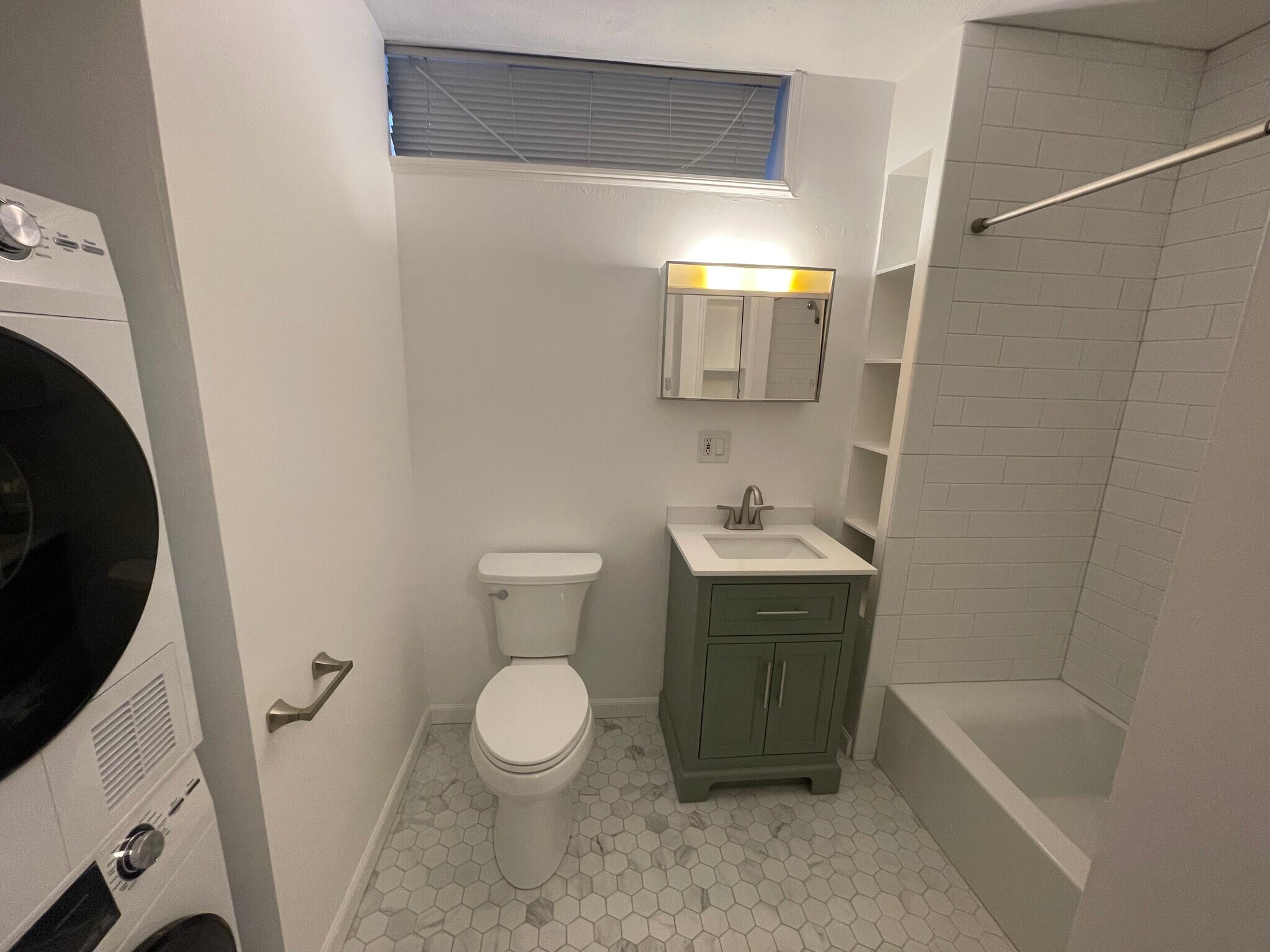 Building Photo - 23 Snow Hill St