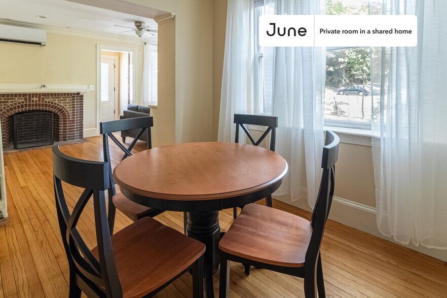 Building Photo - Room in Shared 5 bed/2 bath home