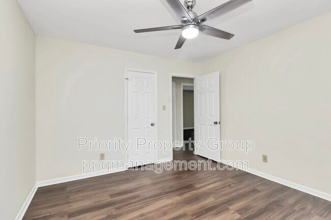 Building Photo - 11323 Harrowfield Rd