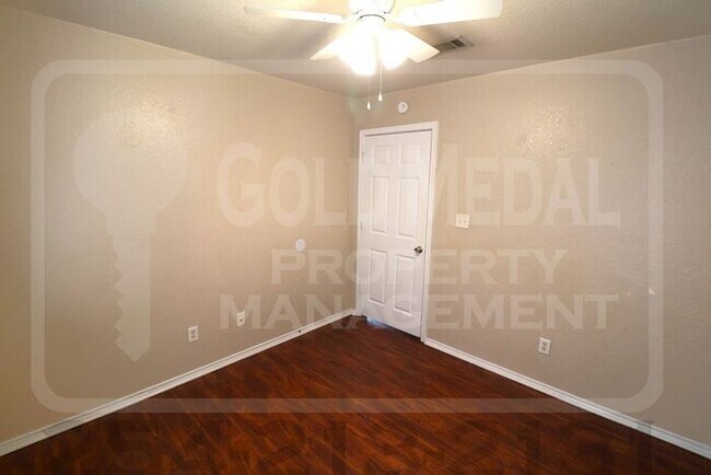 Building Photo - 2806 Cantabrian Dr