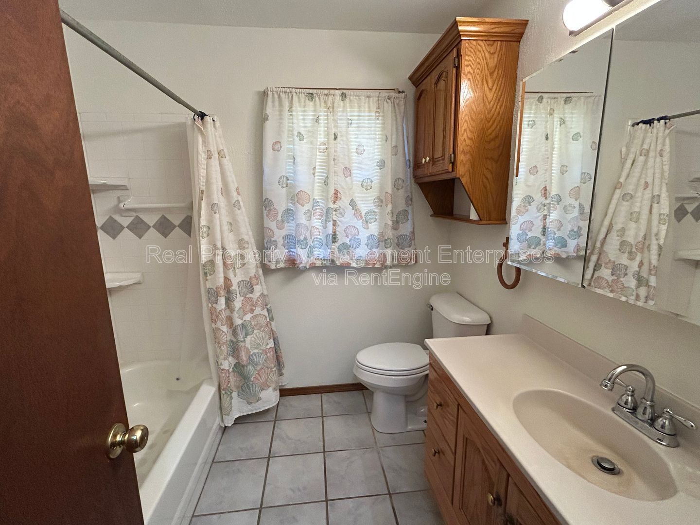 Building Photo - 204 Wolf Ln