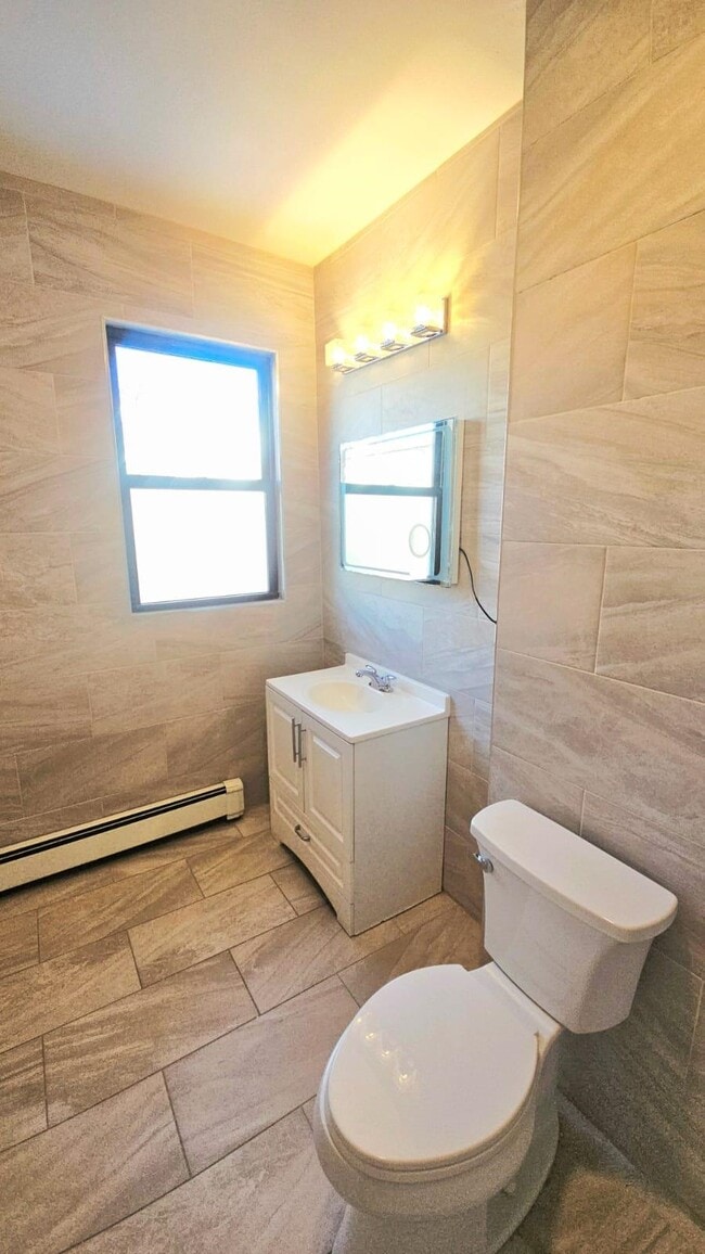 Building Photo - 1210 12th St