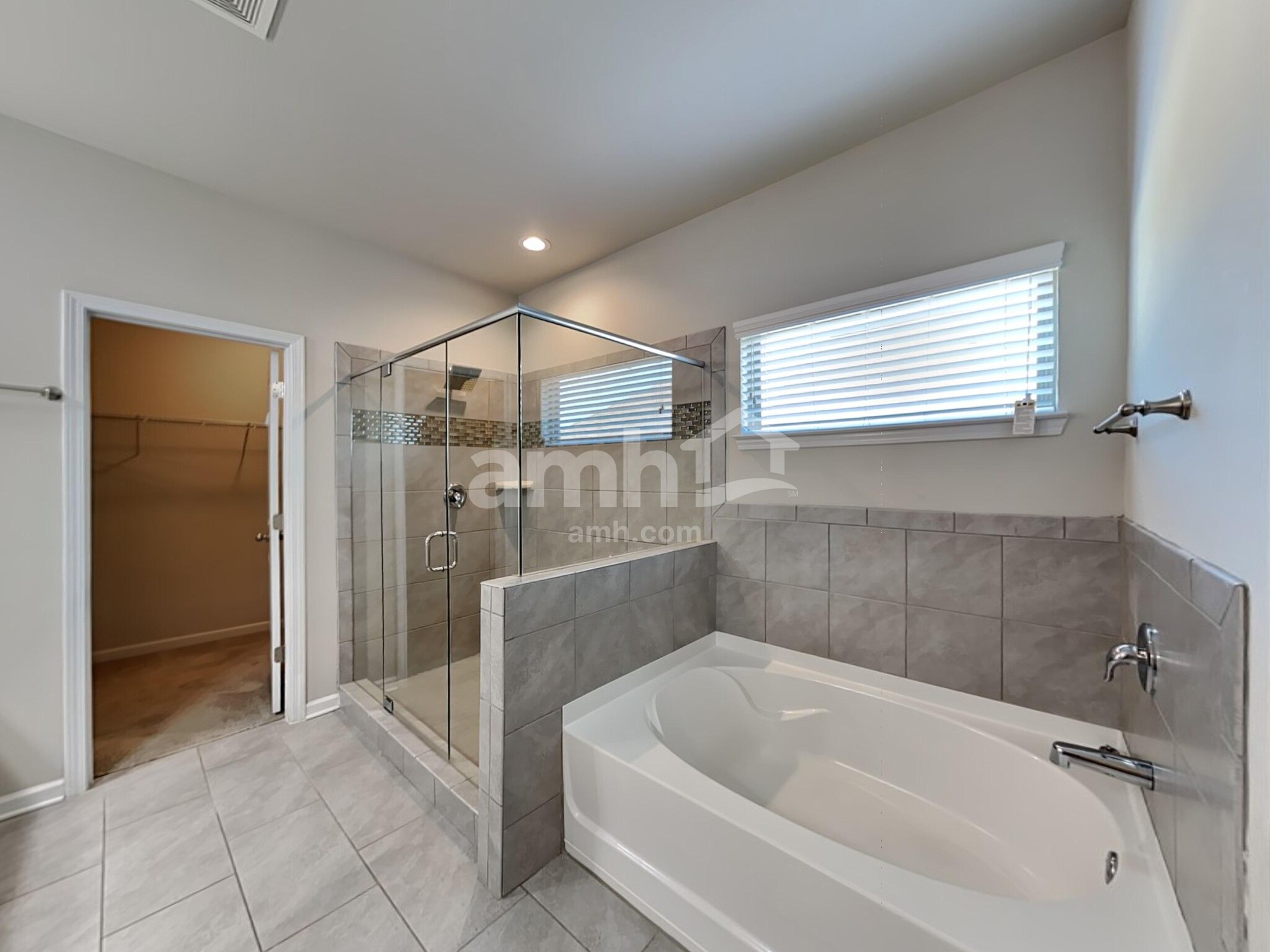 Building Photo - 335 Hinton Chase Pky