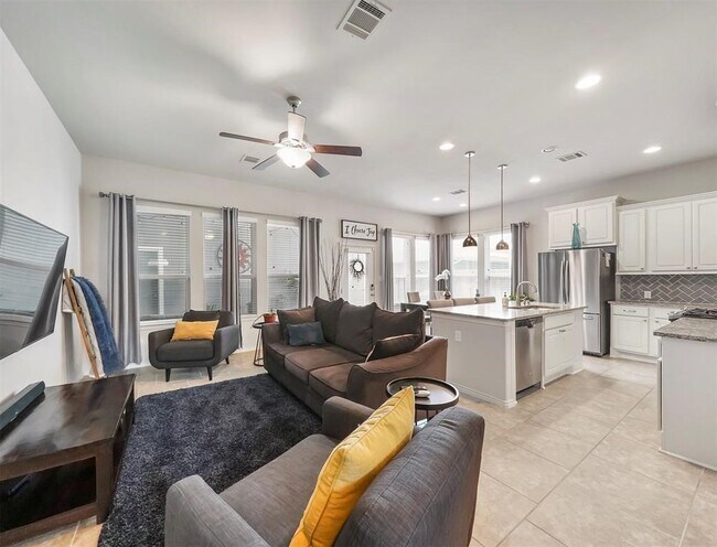 Building Photo - 17023 Canosa Dr