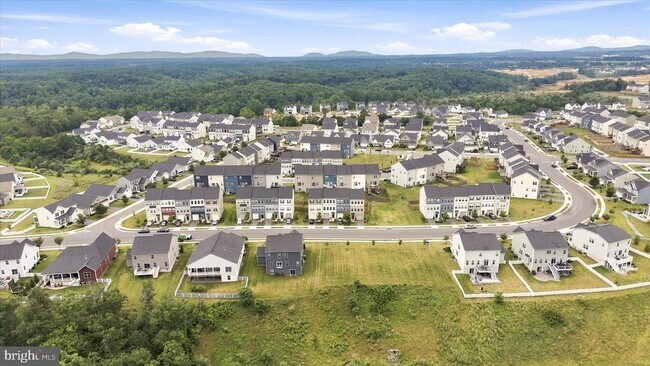 Building Photo - 246 Norland Knoll Dr