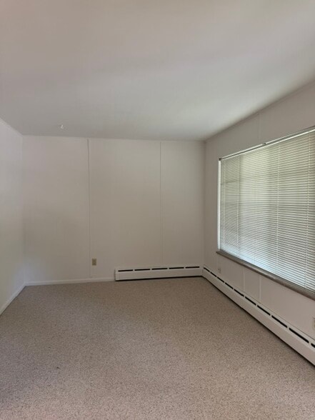 Building Photo - 985 Northwood St