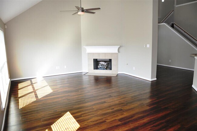 Building Photo - 26423 Kingspur